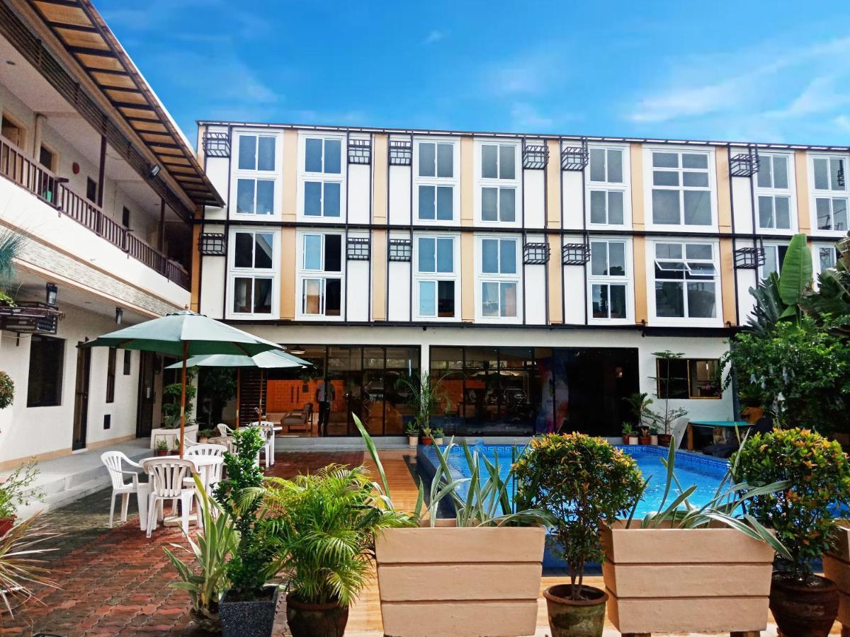 Aerostop Hotel & Restaurant Plaridel  Экстерьер фото
