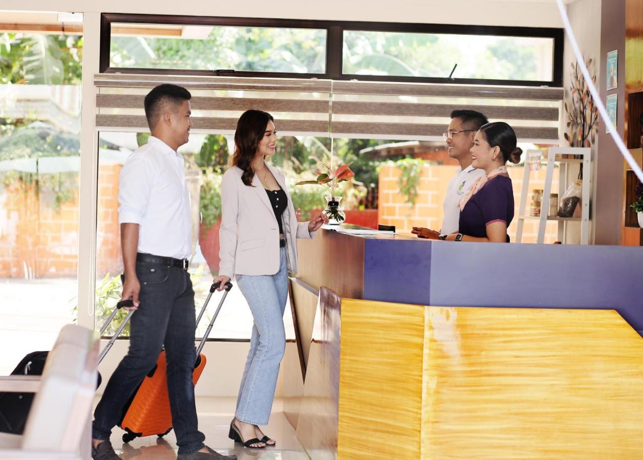 Aerostop Hotel & Restaurant Plaridel  Экстерьер фото