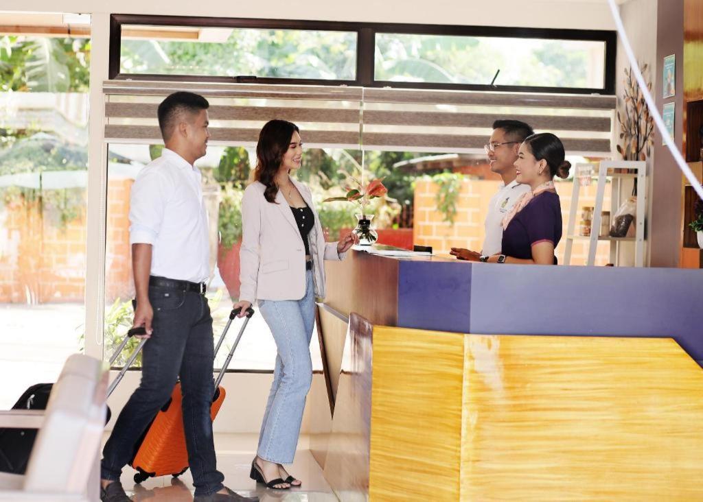 Aerostop Hotel & Restaurant Plaridel  Экстерьер фото