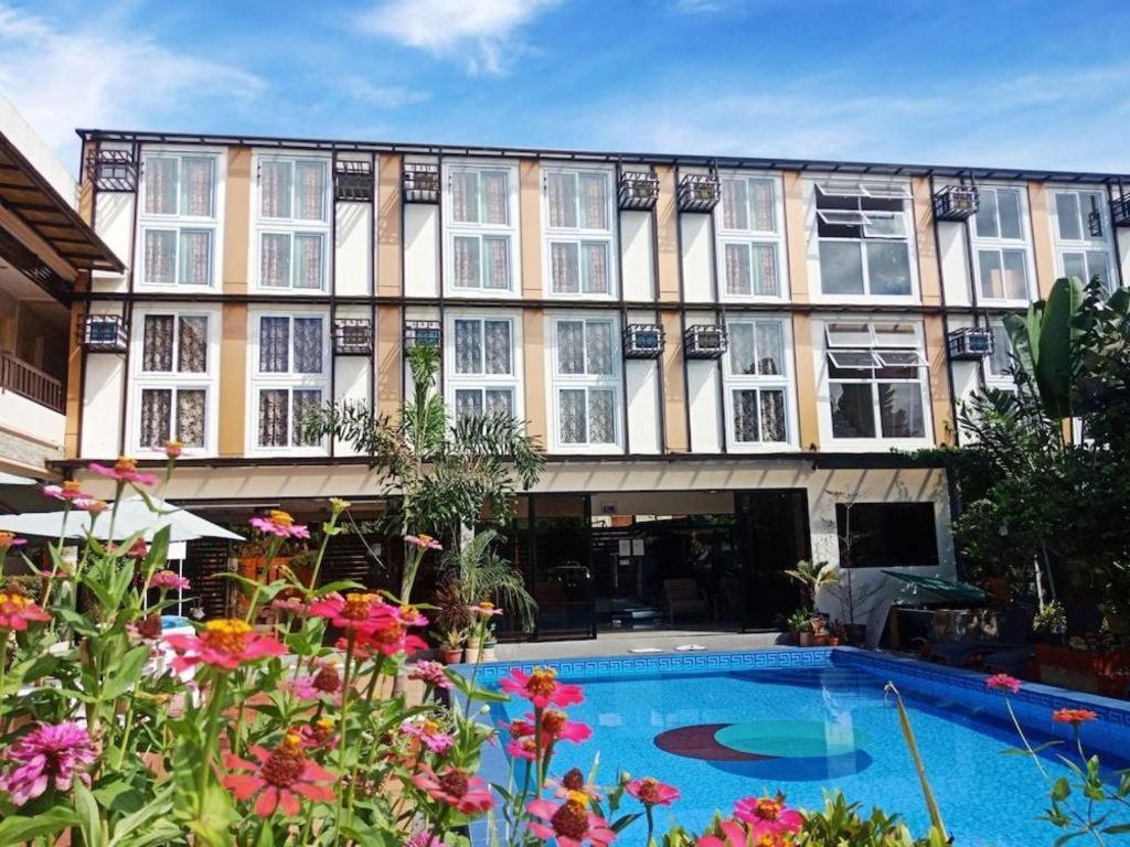Aerostop Hotel & Restaurant Plaridel  Экстерьер фото